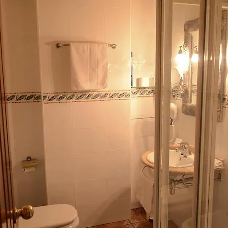 Vinas Hotel *